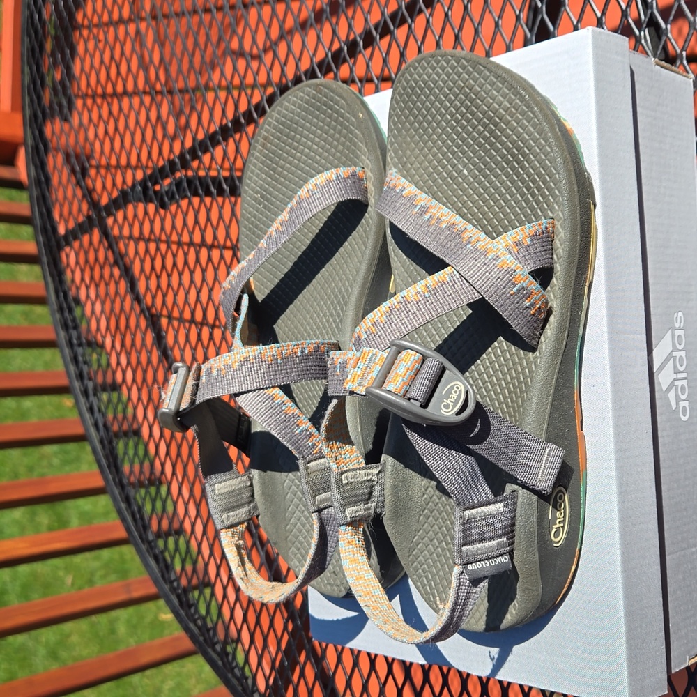 Chaco cloud woman size 8 in good used condition